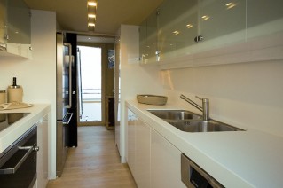 28m-superyacht-Amer-92-Galley