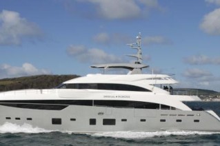 40m-luxury-motor-yacht-Imperial-Princess-by-Princess-Yachts