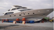 5000-Fly-motor-yacht-LA-PELLEGRINA-by-Couach-Yachts