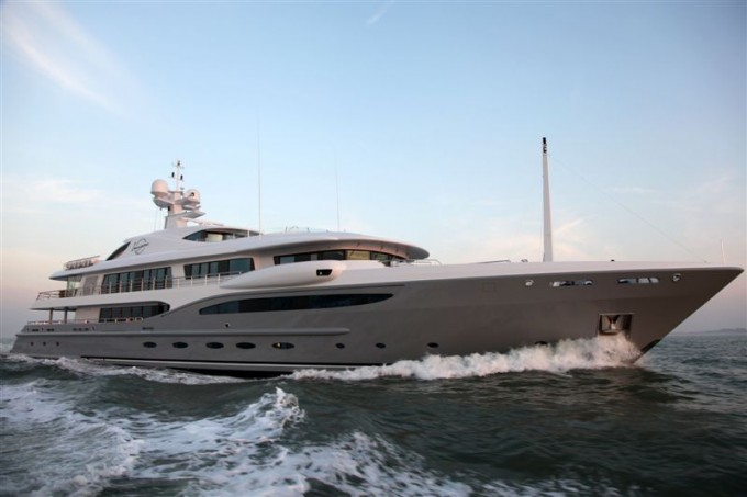 Luxury Yacht�IMAGINE