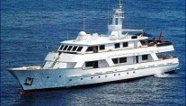 Motor yacht 'Commitment'