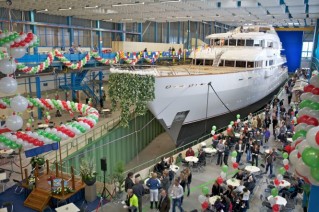 Launch-of-the-Hampshire-II-superyacht