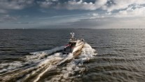 Luxury-yacht-AY74-running