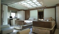 Motor-Yacht-NOOR-Master_cabin_1_low-650x435