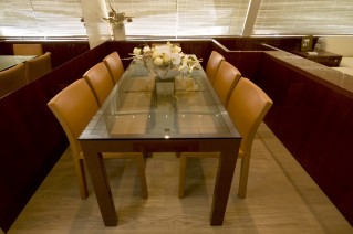 Motor-yacht-Amer-92-Dining