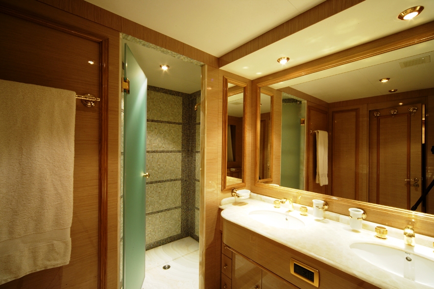 Luxury Yacht Charter O'RION - ORION - Twin Bathroom - Siar ...