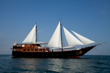 Sailing yacht SAMATA