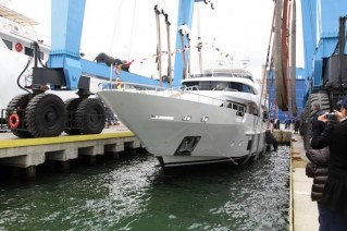 Superyacht-AZUL-a-Benetti-Delfino-93-superyacht-Benetti-Class-Range