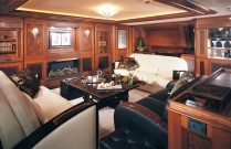 Tiara-saloon
