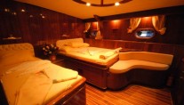 Yacht-6885-2