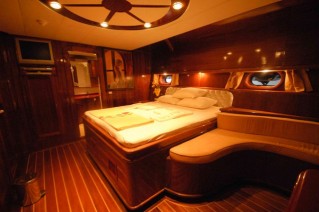 Yacht-6885-3