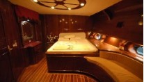 Yacht-6885-4