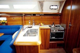sunfast_37-galley
