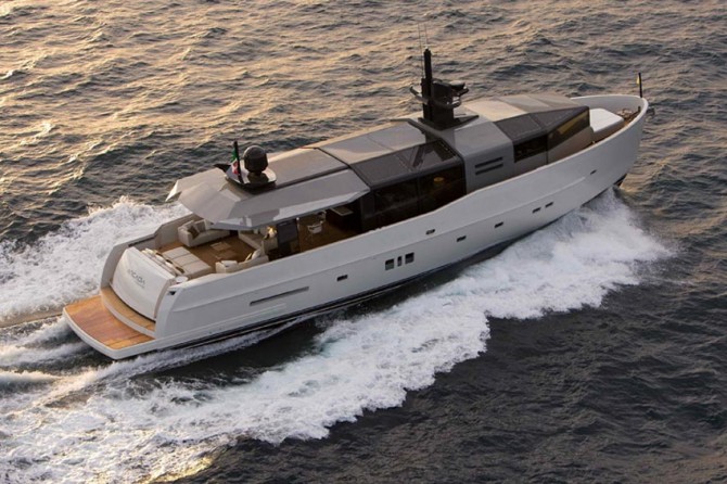 Arcadia 85' motor yacht