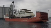 Motor yacht VIUDES 45 on the 100m cargo ship âStormâ