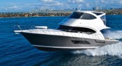 Riviera&Acirc;&acute;s New 53 Enclosed Flybridge Yacht