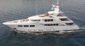 Luxury charter yacht SNOWBIRD