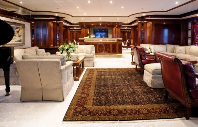 71m luxury charter yacht Titania Salon