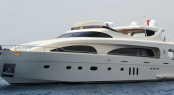 M&M Motor Yacht at Anchor M&M Motor Yacht at Anchor