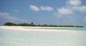 Medhufinolhu Island white beaches