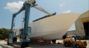 Hatteras motor yacht 100 Raised Pilothouse transferred to the large travel lift Hatteras motor yacht 100 Raised Pilothouse transferred to the large travel lift