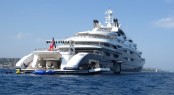 Serene luxury yacht - Beach club