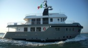 27m motor yacht Irie Man - side view 27m motor yacht Irie Man - side view