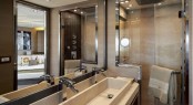 MCY 70 Yacht - Bathroom