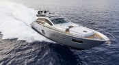 Luxury yacht Pershing 82' running