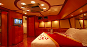 Sailing Yacht Serenity 86 - Owner Cabin