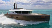 Superyacht NISI 2400GT at full speed