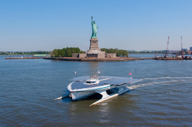 Aerial view of
 PlanetSolar arriving in NY