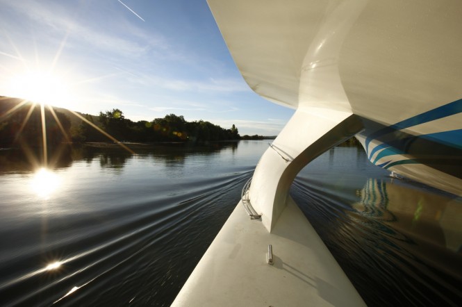 Planet Solar on
 the Seine