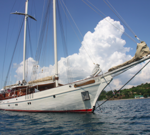 Luxury charter yacht Mutiara Laut