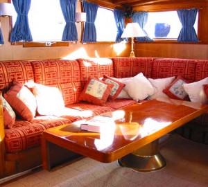 AILE BLANCHE - Upper Salon