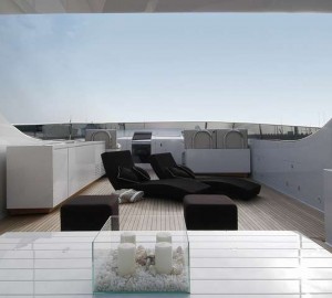 Yacht ALILA Sundeck - Image by Amdmiral Yachts