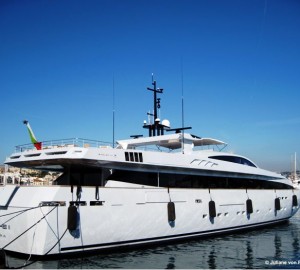 Apache II - Photo Credit Juliane Von Prondzinsky