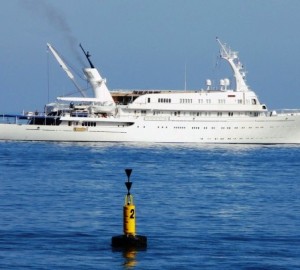 325 ft yacht