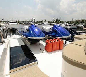 The 30m Yacht LIMITLESS