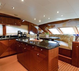 The 30m Yacht LIMITLESS