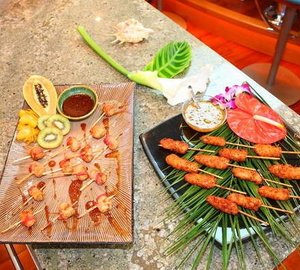 The 35m Yacht LONG AWEIGHTED