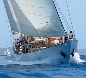 Forward Aspect: Yacht TIZIANA's Cruising Photograph