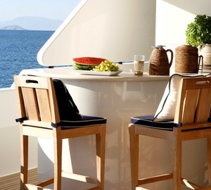 Premier Deck Drinks Bar Aboard Yacht ENDLESS SUMMER