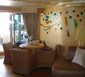 Eating/dining On Yacht BLUE BREEZE