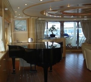 Music Piano: Yacht BLUE BREEZE's Top Saloon Image