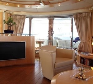 Top Saloon On Board Yacht BLUE BREEZE