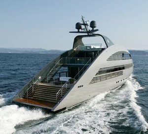 Aft Aspect: Yacht OCEAN EMERALD's Cruising Photograph