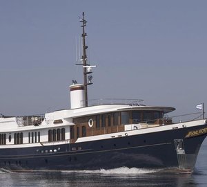 Cruising Aboard Yacht SYCARA IV