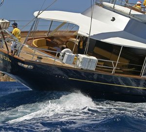 Cruising On Yacht ANDROMEDA LA DEA