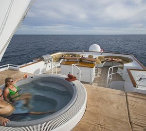 Jacuzzi Pool Aboard Yacht EL DUENDE
